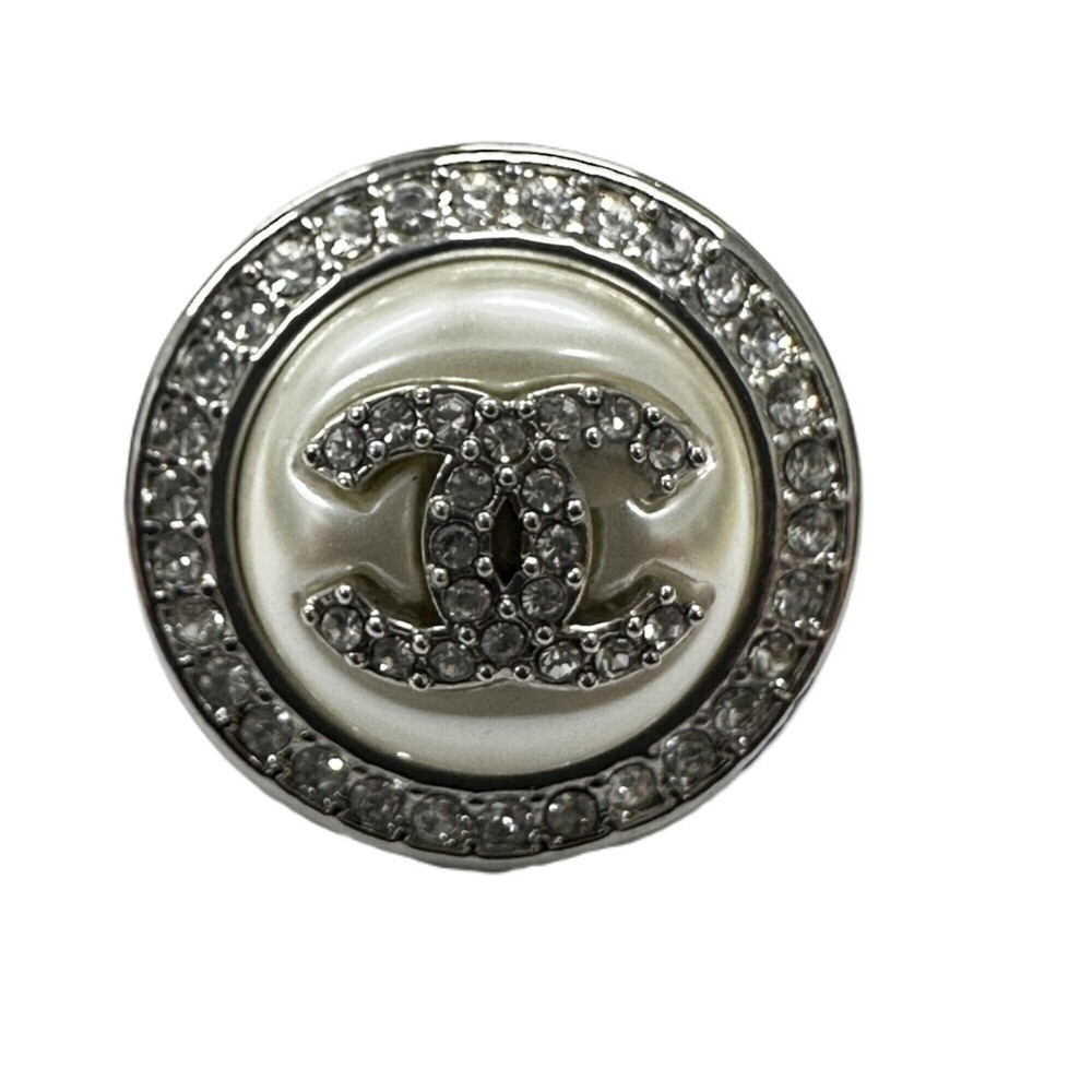 CHANEL White Pearl Logo Earrings - Picture 5 of 10